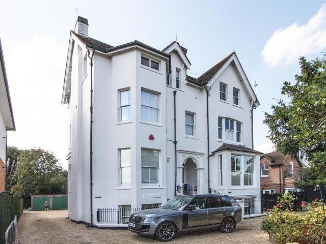 Lyston House, Clifton Road, London SW19, 3 bed flat to rent, £2,750 pcm | PrimeLocation