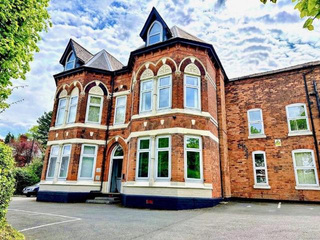 Lyttelton Road, Edgbaston. 1 bed flat to rent £795 pcm £183 pw