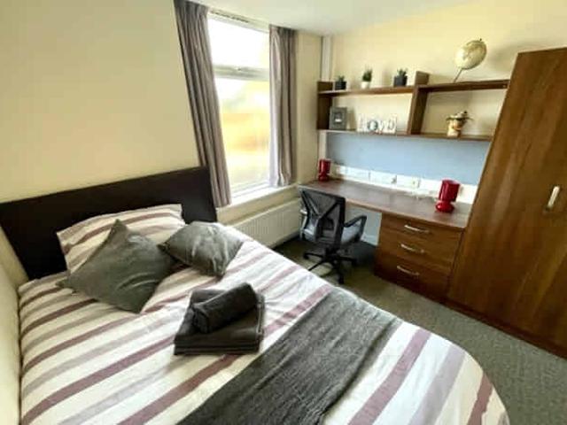 Lyttleton House, Birmingham Has an Apartment