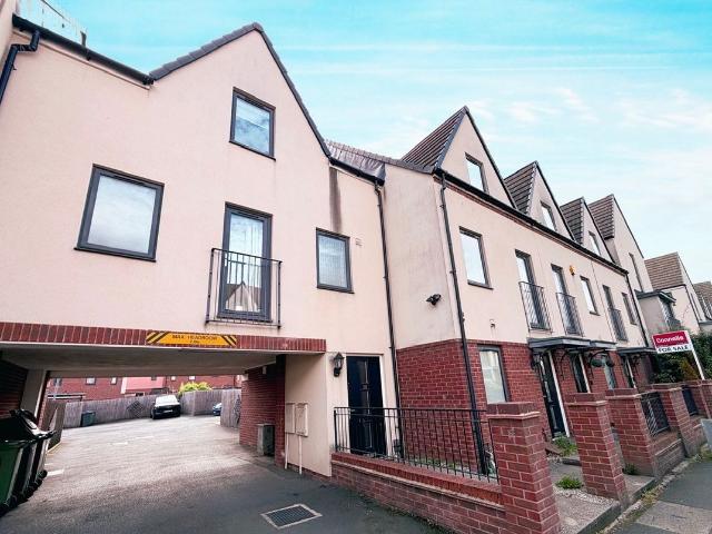 Lyttleton Street, West Bromwich B70, 2 bed property to rent, £950 pcm | PrimeLocation