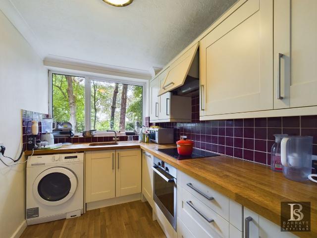 Lytham Court, Cardwell Crescent, Ascot SL5, 2 bed flat to rent, £1,500 pcm | PrimeLocation