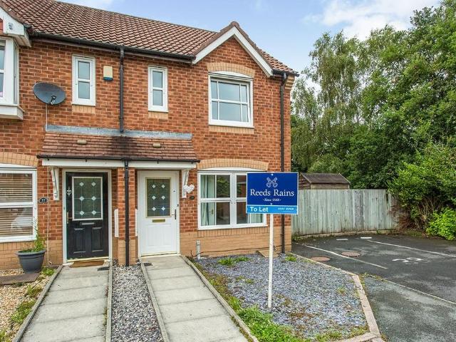 Lytham Court, Chorley PR7 2 bed semi detached house to rent £900 pcm £208 pw
