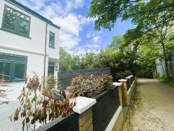 Lyveden Road, Tooting SW17, 2 bed flat to rent, £2,450 pcm | PrimeLocation