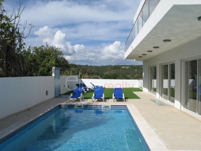 M304a Moradias Isoladas de Estilo Contemporâneo em Planta