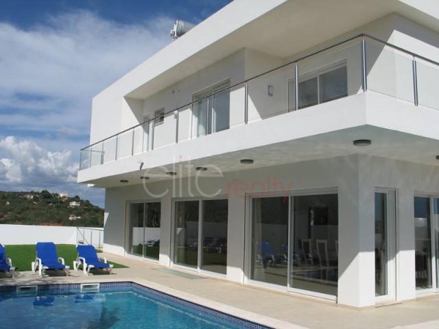 M304b Moradias Semi Geminadas em Planta de Estilo Contemporâneo