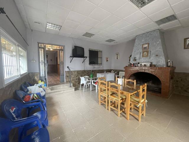 M&M intermediación inmobiliaria asesora legal y seguros OPORTUNIDAD, Casa en venta en la aldea de Tujena a 7 kilómetr