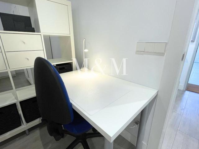 M&M INMOBILIARIA Estudio en alquiler en Núcleo Urbano por 1.200 €/mes A25 P453