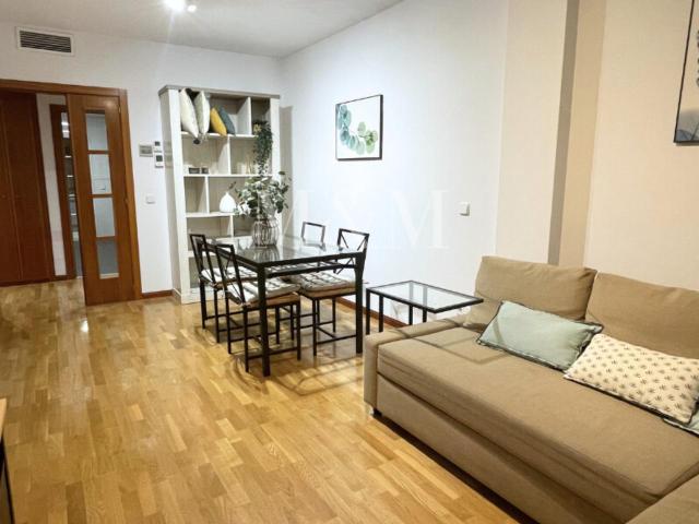 M&M INMOBILIARIA Piso en alquiler en Núcleo Urbano por 1.800 €/mes V24 P248