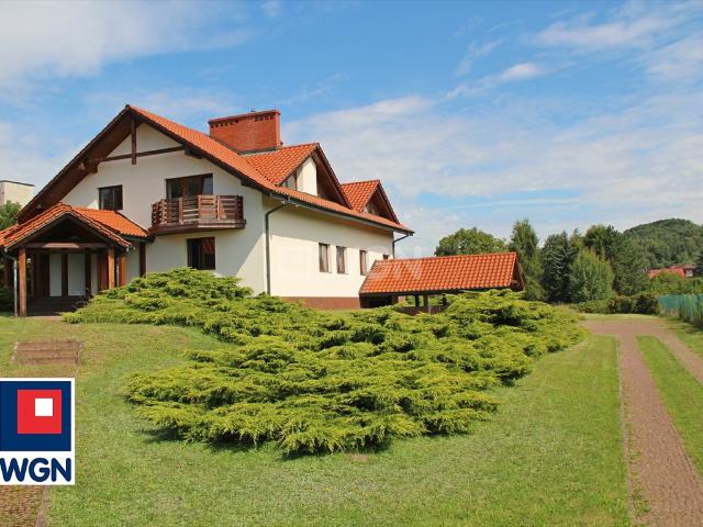 Komfortowy dom 545 m2 z pięknym widokiem i dużym ogrodem
