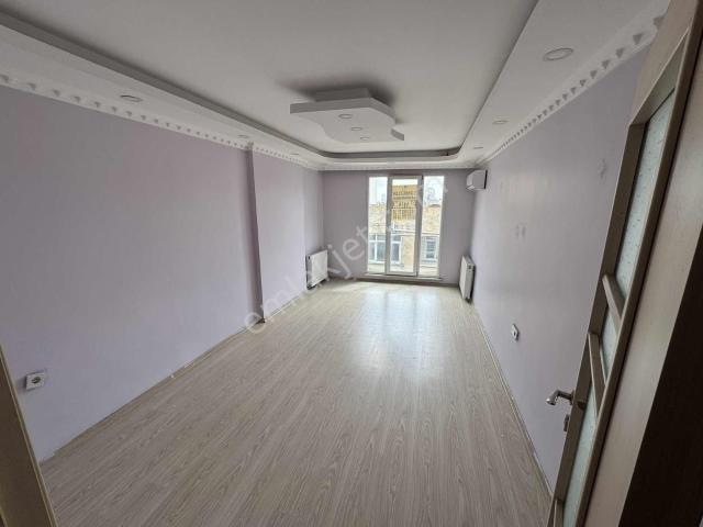 M.akif'te Satılık 3+2 Kullanışlı Güney Cephe 150m² Dubleks