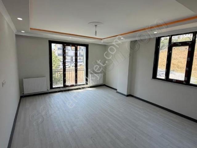 M.akif Ersoy Mah.metroya Yakın | 85 M² Kullanışlı 2+1 | Daire