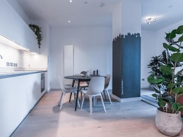 M&S Food, Navigator Square, London, N19 3UB, United Kingdom | Studio apartment for rent #140656974 | Rentberry