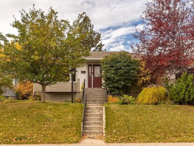 MCM Bungalow in Richmond. Steps to 17th Ave