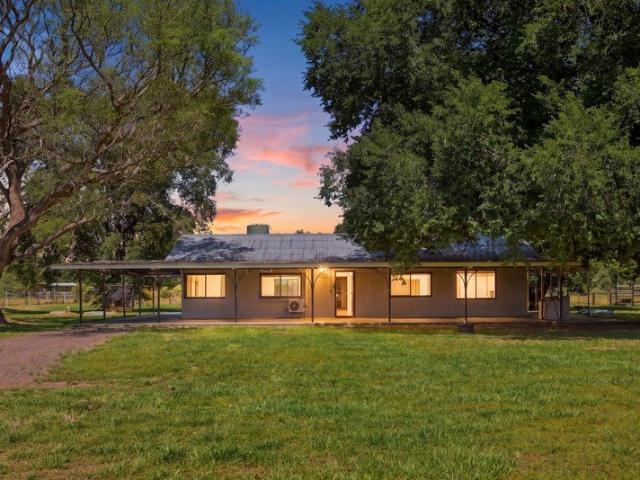 McMinns Lagoon Magic 6.6 Acres of Horse Friendly Freedom and Family Living