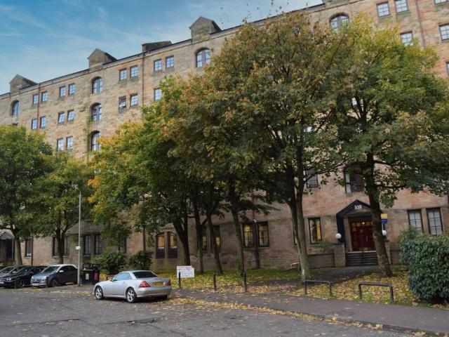McChuills, 80 High Street, Glasgow, G1 1NL, United Kingdom | 2 bed apartment for rent #87946435 | Rentberry