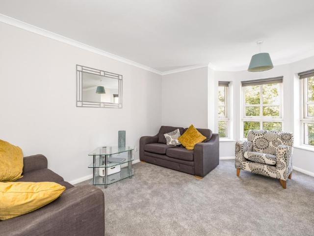 McDonald Road, Broughton, Edinburgh, EH7 3 bed flat to rent £1,550 pcm £358 pw