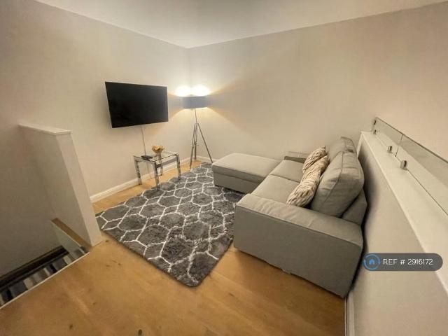 Mcdonald Road, Edinburgh, EH7 1 bed flat to rent £1,460 pcm £337 pw