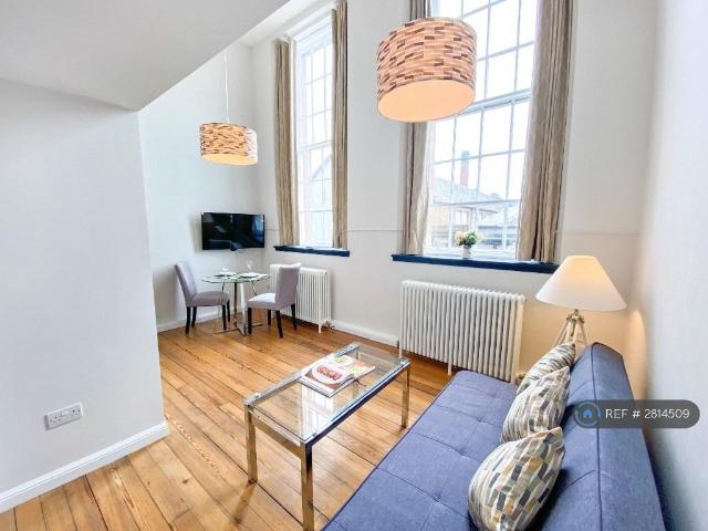Mcdonald Road, Edinburgh, EH7 1 bed flat to rent £1,650 pcm £381 pw