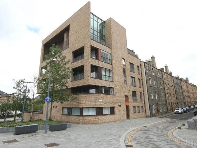 McEwan Square, Edinburgh 1 bed flat to rent £1,200 pcm £277 pw