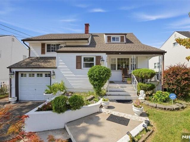 Mcfarlane Rd, Woodbridge, Home For Sale