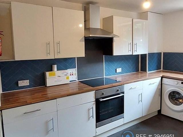 Mcintosh House, London, SE16 5 bed flat to rent £3,675 pcm £848 pw
