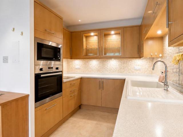 McKernan Court, High Street. 1 bed flat to rent £1,050 pcm £242 pw