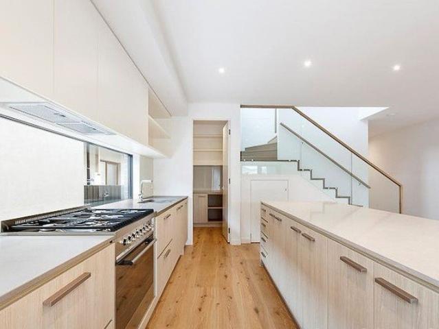 MCKINNON SCHOOL ZONE FOUR BEDROOM GEM!