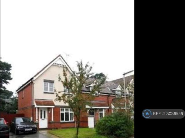Mclaren Fields, Leeds, LS13 3 bed end of terrace house to rent £1,195 pcm £276 pw