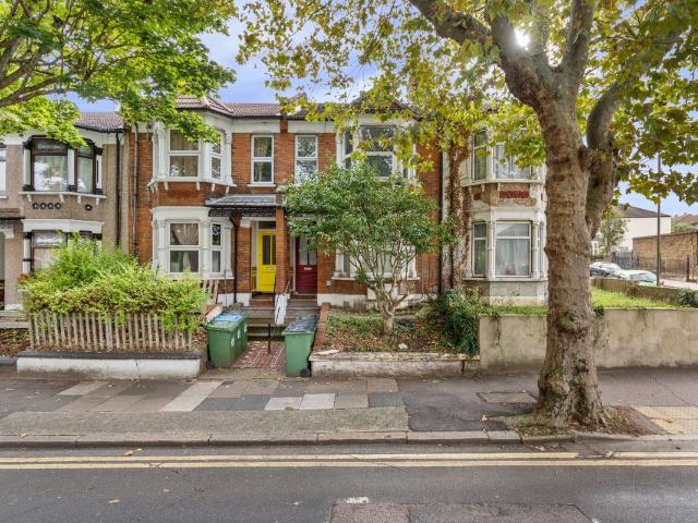 Mcleod Road, Abbey Wood, London SE2, 2 bed maisonette to rent, £1,600 pcm | PrimeLocation