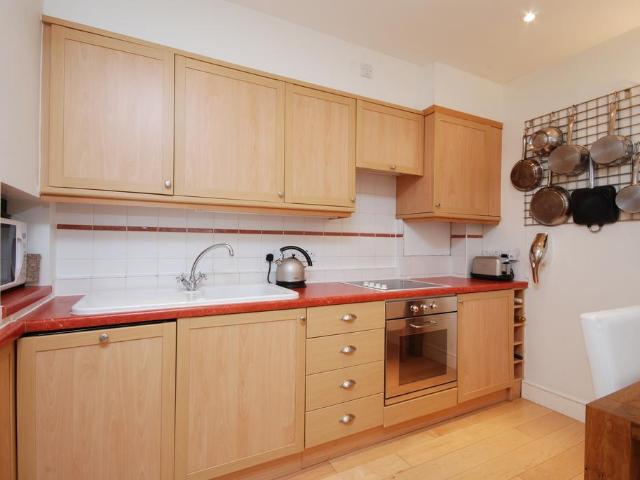 McLeods Mews, South Kensington. 2 bed mews to rent £3,034 pcm £700 pw