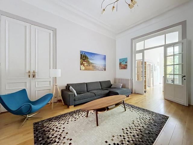 MA CAMPGANE: 3 bedroom garden level duplex + garden!
