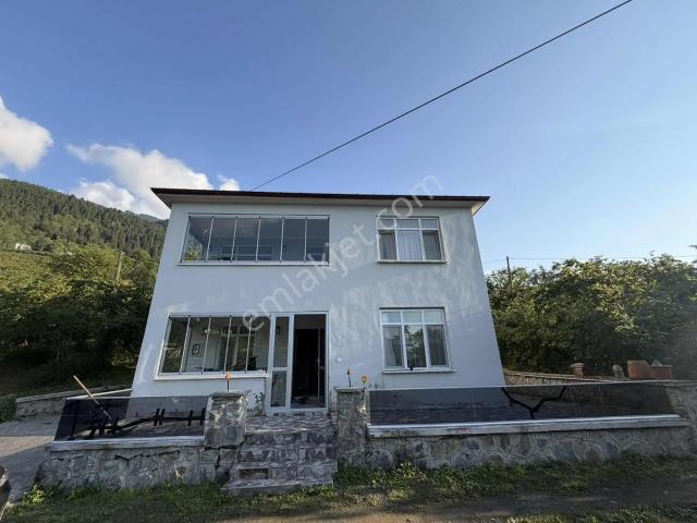 Maçka Livera Köyünde Satılık Müstakil Villa