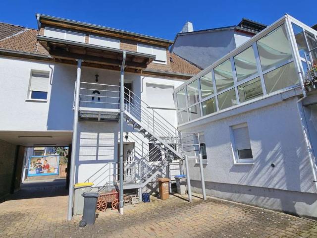 MA Käfertal: großes 1 2 Familienhaus ca. 260m² auf 973m² Grund mit Terrasse und riesigem Garten