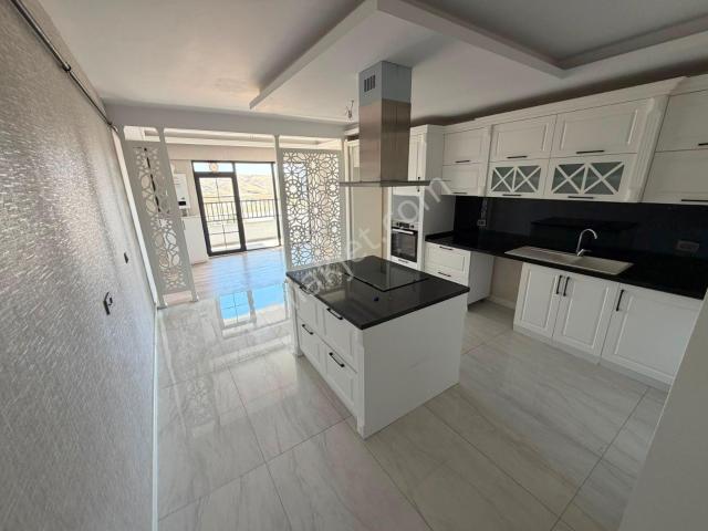Mamak Cengizhan’da 4+1 Kiralık Lüks Daire Can Life Rezidans’da