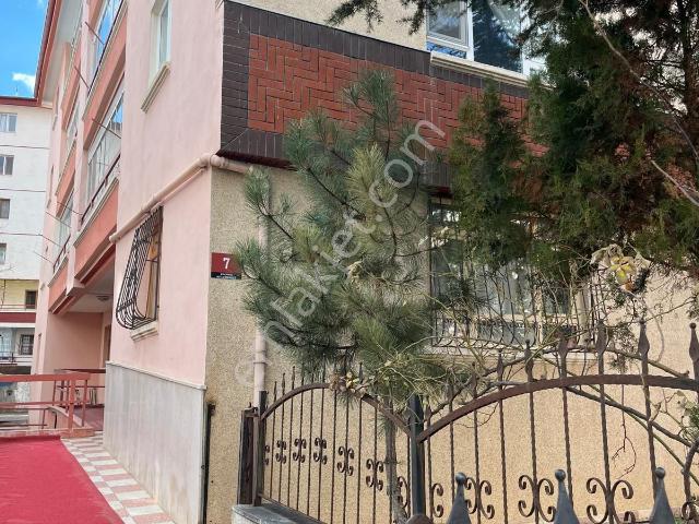 Mamak Kutlu Mh. Ebeveyn Banyolu Geniş 3+1 Daire Fırsatı