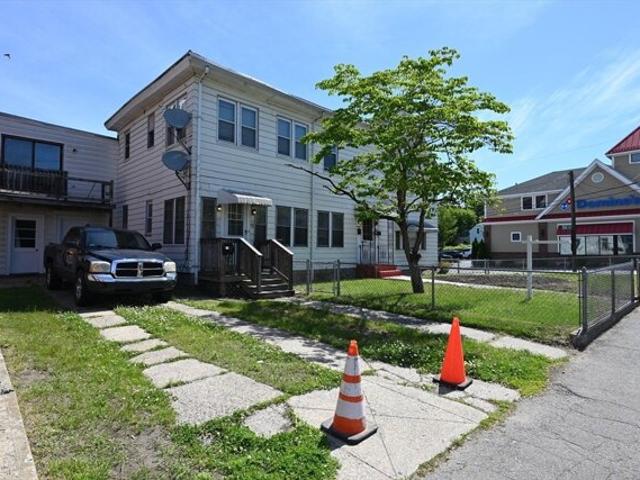 Mammoth Rd, Lowell, Home For Sale