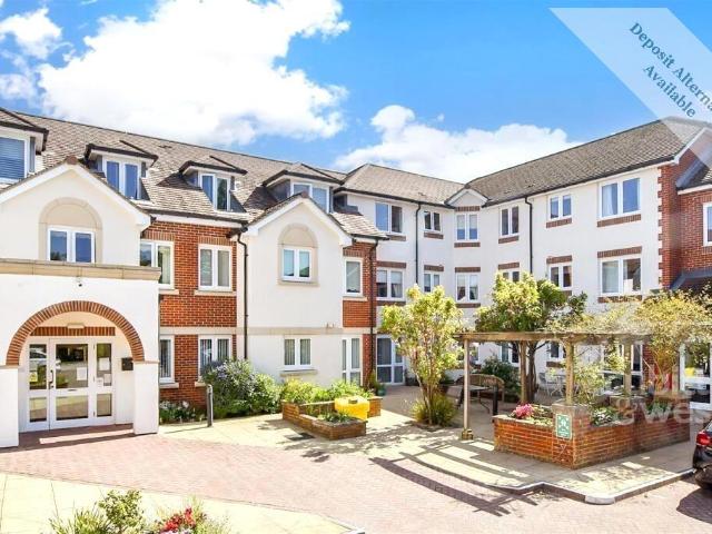 Manton Court Kings Road RH13 1 bed apartment to rent £1,050 pcm £242 pw