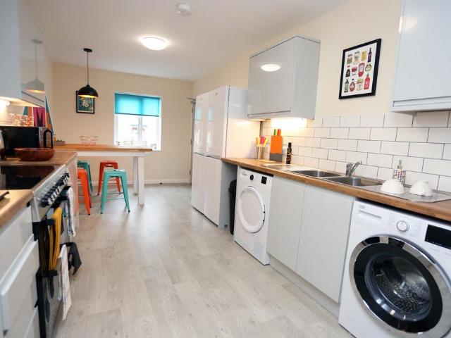 Manton Road, Brighton BN2 1 bed house of multiple occupation to rent £975 pcm £225 pw
