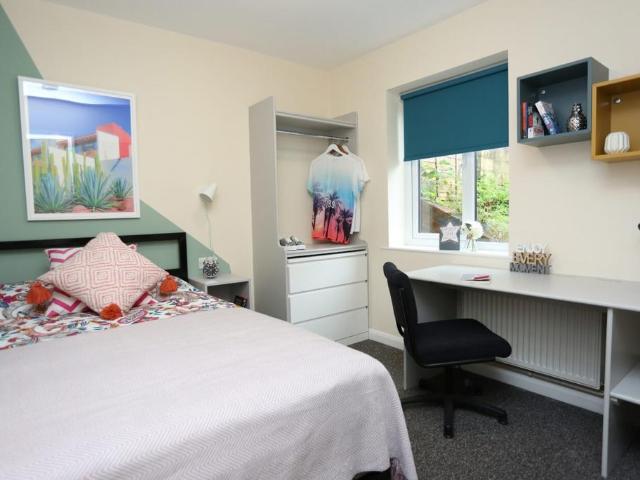 Manton Road, Brighton BN2 6 bed house to rent £5,850 pcm £1,350 pw