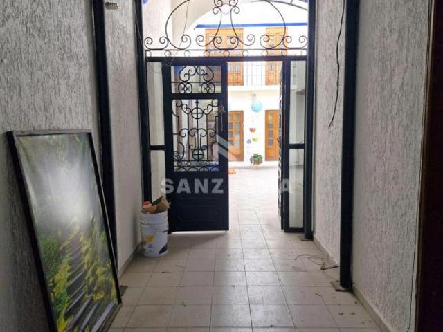 Manuel Doblado: Casa con vocacion para restaurante u oficinas. Con terraza
