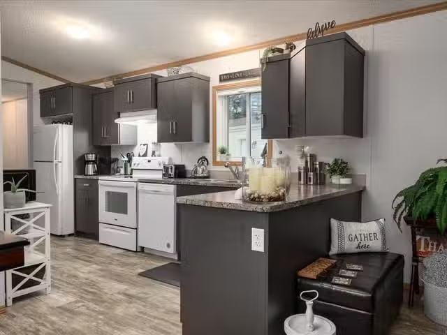 Manufactured Home for sale in Lantzville, 11 6820 Parklands Pl.