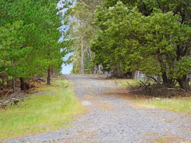 Manus Valley 271 Ha / 670 Acres $675,000