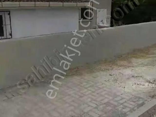 Manyas Merkezde 563m2 Arsa İçinde Yola Cephe Konumda Satılık