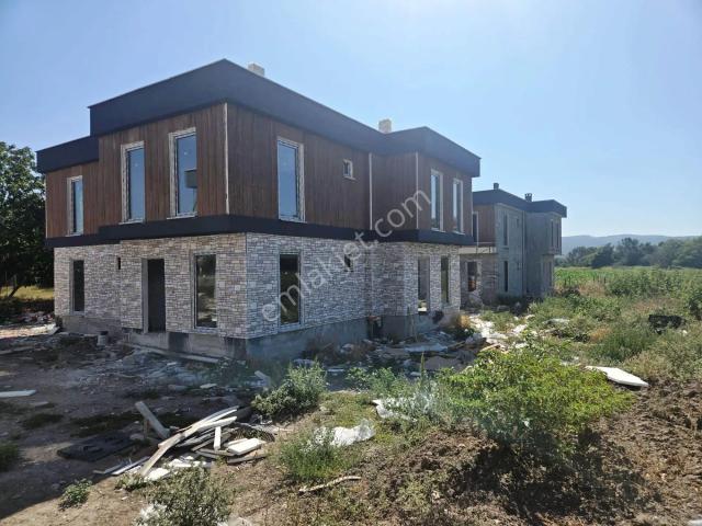 Manyas Nergis Villaları 100+150m2 Bahçeli 2 Katlı Satılık Villa