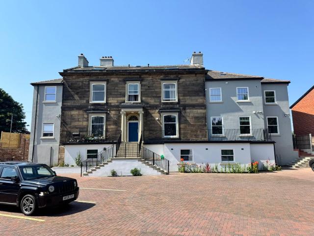 Manygates Lane, Wakefield WF2, 2 bed flat to rent, £1,100 pcm | PrimeLocation