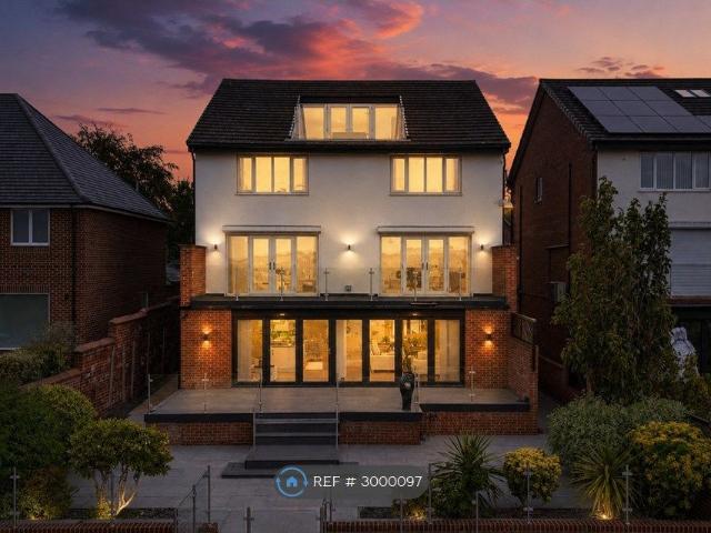Manygates Lane, Wakefield WF2, 6 bed detached house to rent, £5,500 pcm | PrimeLocation