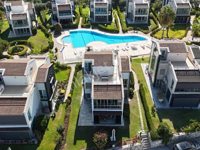 Manzara Villaları Sitesi'nde Panoramik Manzaralı Satılık Villa