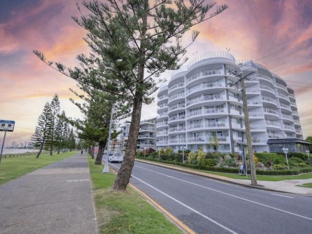 MANAGEMENT RIGHTS OPPORTUNITY GOLD COAST PREMIUM WATERFRONT PROPERTY