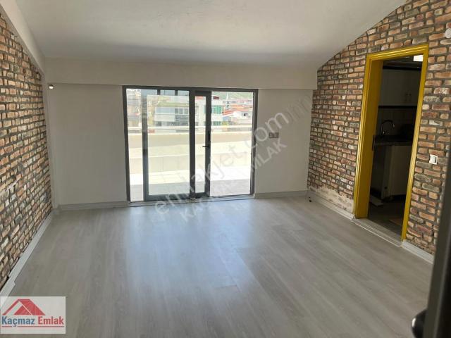 Manavgat Antalya Cadde Üstü 1+1 Kiralık Daire/ofis