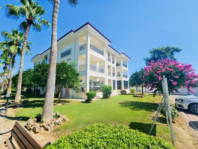 Manavgat Ilıca Four Seasons Ara Kat Köşe Başı Eşyalı Satılık 2+1
